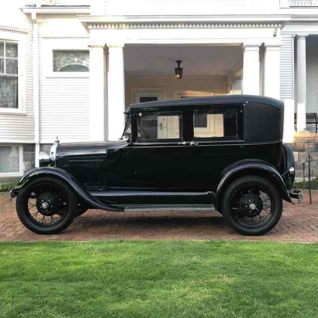 Ford Briggs Half Leatherback Fordor 1929 image number 0