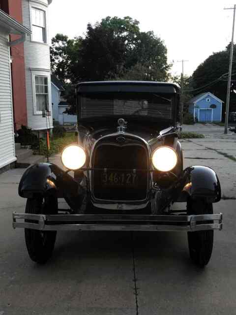 Ford Briggs Half Leatherback Fordor 1929 image number 9