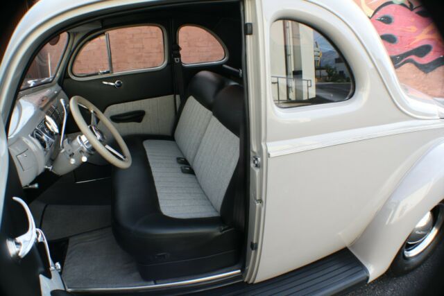 Ford deluxe 1940 image number 37