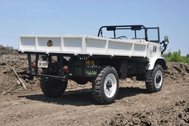 Mercedes-Benz Unimog 1971 image number 2