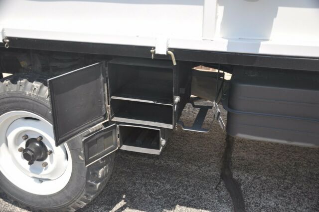 Mercedes-Benz Unimog 1971 image number 28
