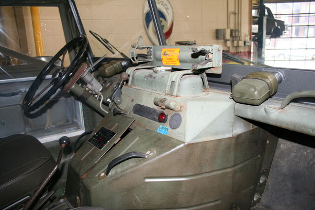 Mercedes-Benz Unimog 1971 image number 38