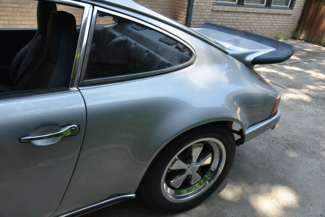 Porsche 911 1970 image number 27