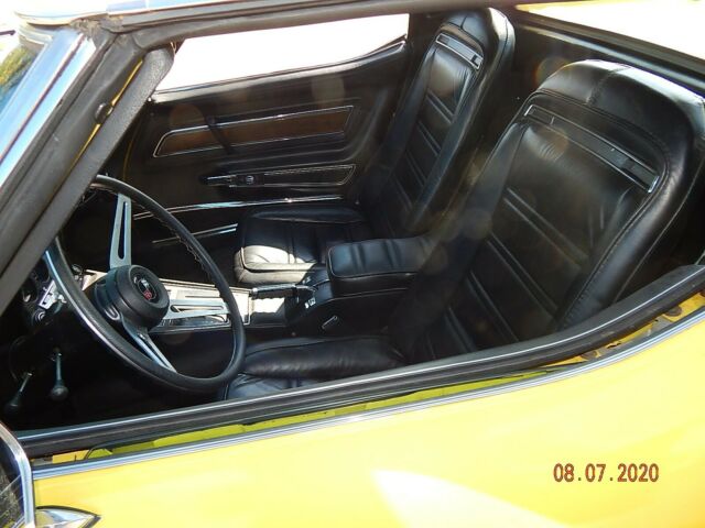 Chevrolet Corvette 1975 image number 19