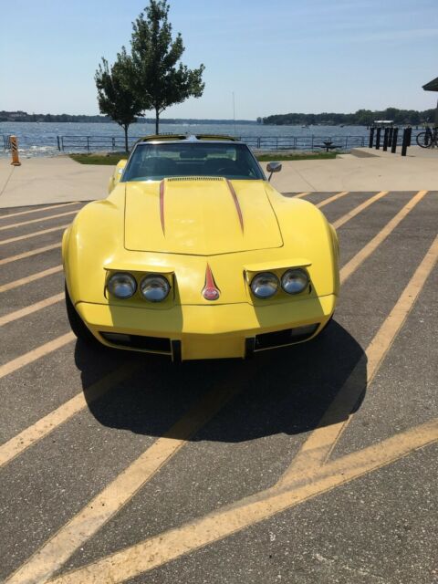 Chevrolet Corvette 1975 image number 23