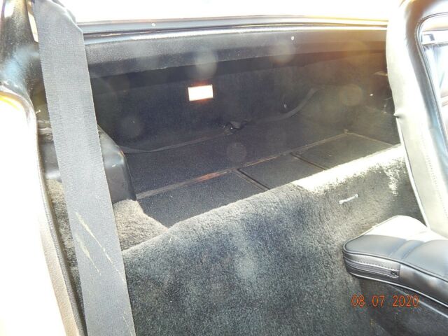Chevrolet Corvette 1975 image number 25