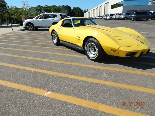 Chevrolet Corvette 1975 image number 37