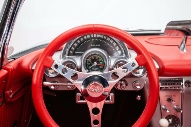 Chevrolet Corvette 1962 image number 12