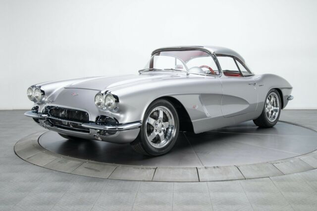Chevrolet Corvette 1962 image number 24