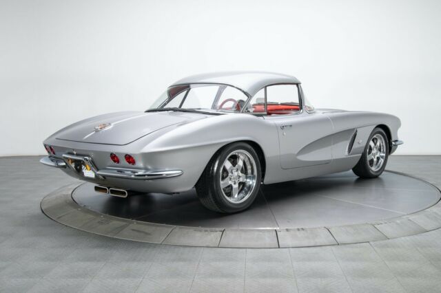 Chevrolet Corvette 1962 image number 25