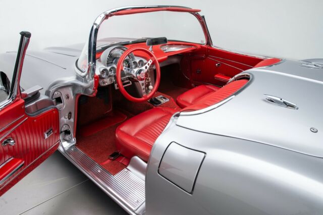 Chevrolet Corvette 1962 image number 32