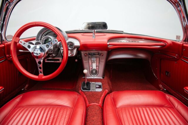 Chevrolet Corvette 1962 image number 33