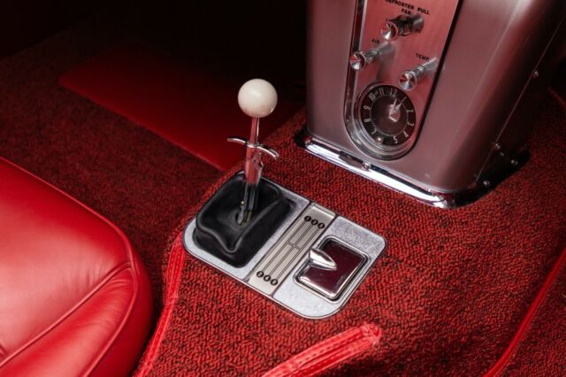 Chevrolet Corvette 1962 image number 37