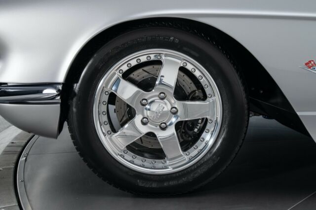 Chevrolet Corvette 1962 image number 39