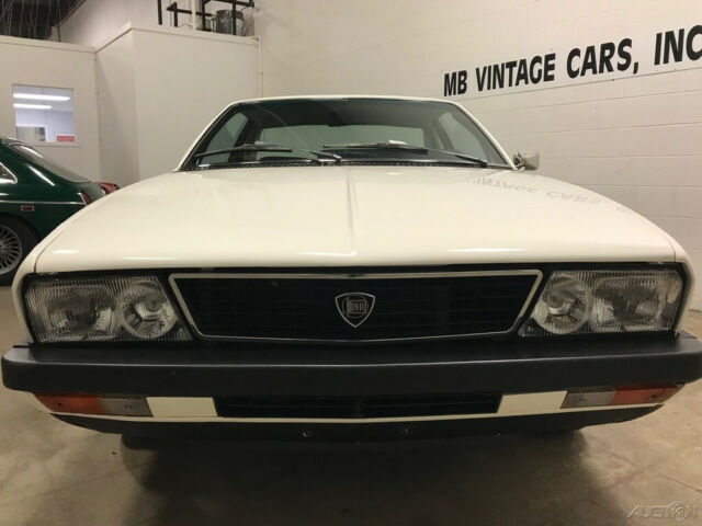 Lancia Gamma 1979 image number 10