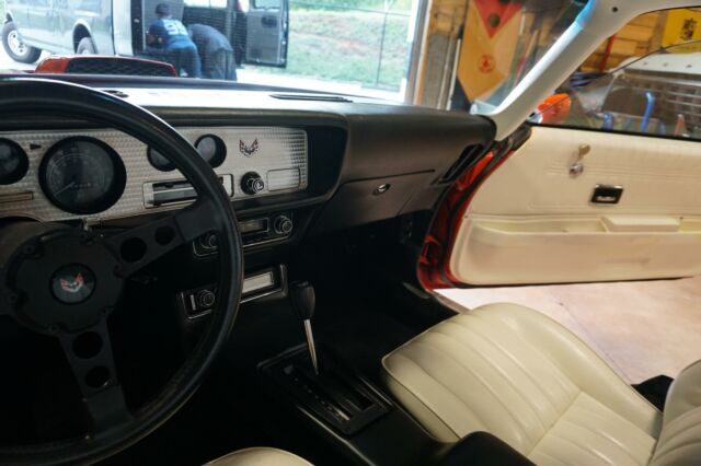 Pontiac Trans Am 1976 image number 43
