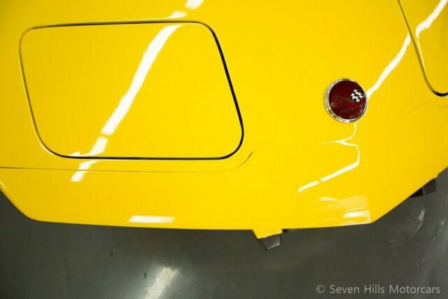Chevrolet Corvette 1975 image number 12
