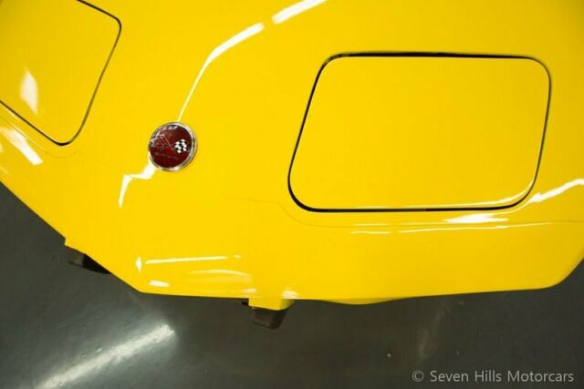 Chevrolet Corvette 1975 image number 32