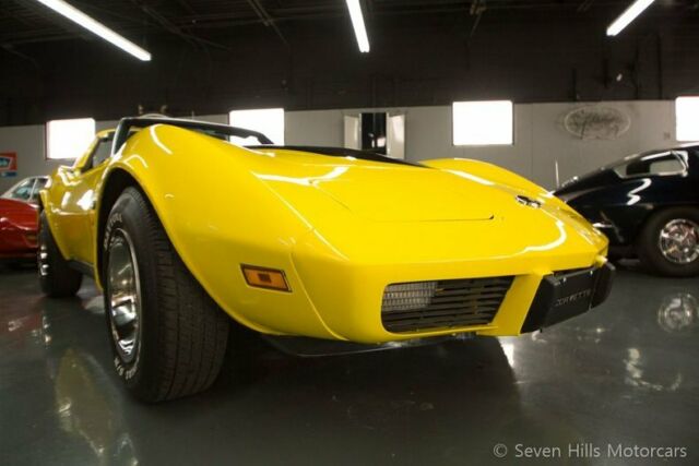 Chevrolet Corvette 1975 image number 34