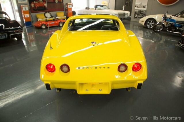 Chevrolet Corvette 1975 image number 7