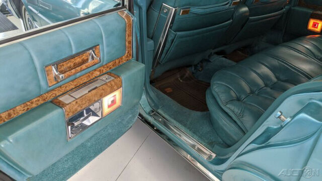 Cadillac Fleetwood 1979 image number 25