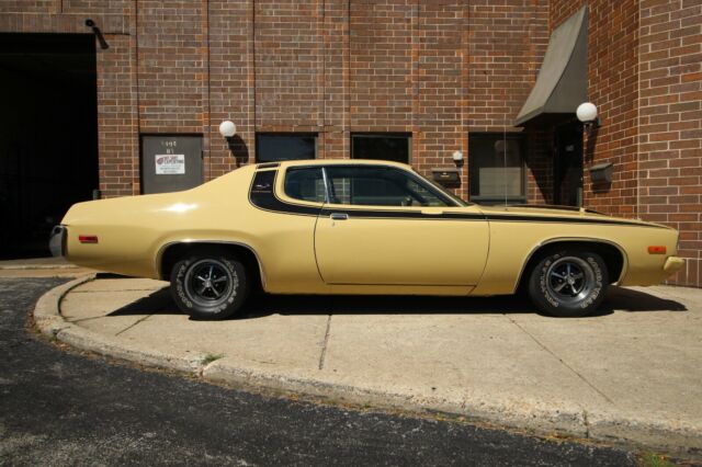 Plymouth Road Runner 1973 image number 30