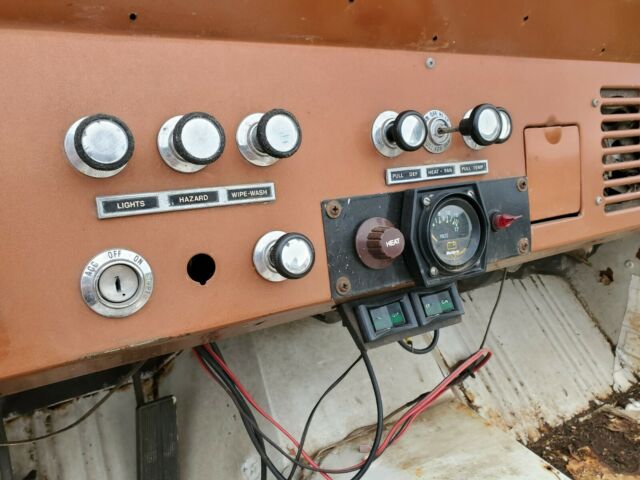 Ford Bronco 1973 image number 28