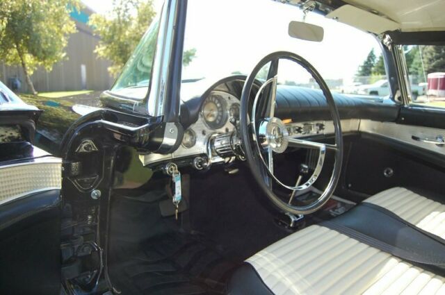 Ford Thunderbird Convertible 1957 image number 47