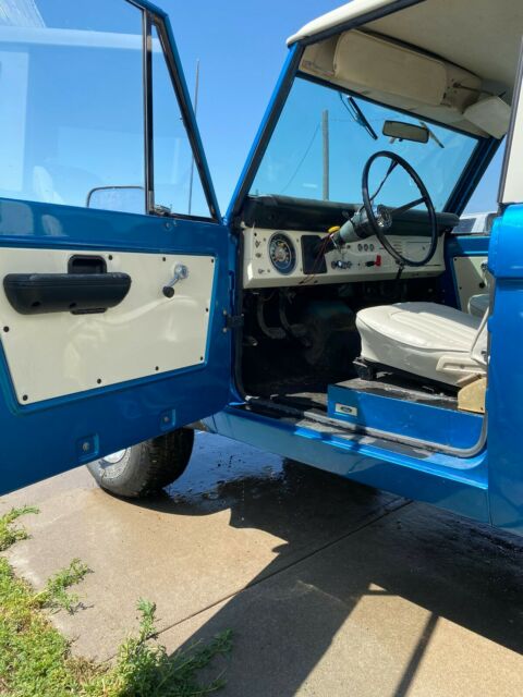 Ford Bronco 1971 image number 6