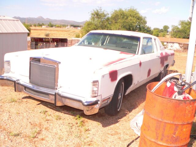 Lincoln Town Car 1979 image number 11