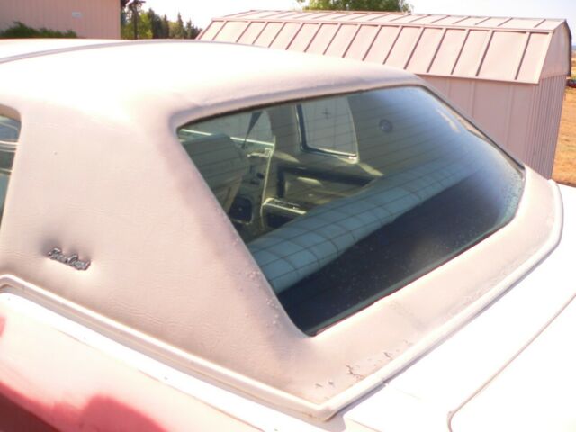 Lincoln Town Car 1979 image number 28