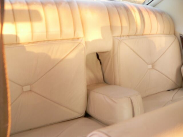 Lincoln Town Car 1979 image number 40