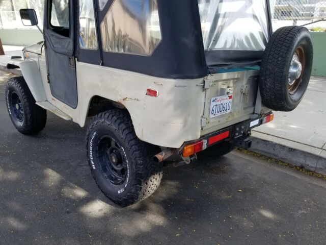 Toyota Land Cruiser 40 1975 image number 3