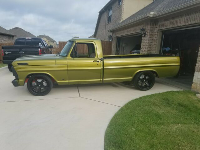 Ford F-100 1967 image number 0