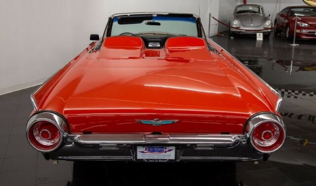 Ford Thunderbird 1962 image number 5