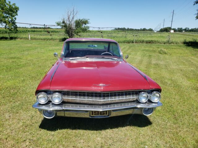Cadillac Series 62 1961 image number 25