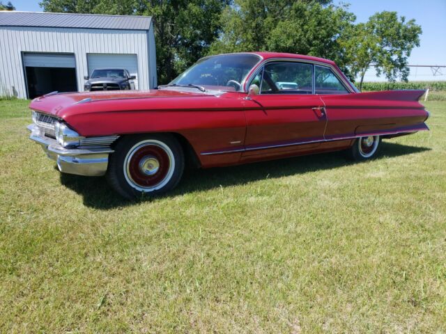 Cadillac Series 62 1961 image number 26