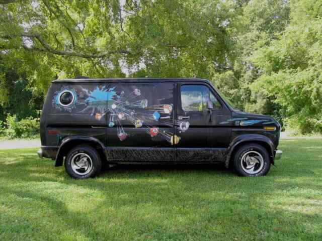 Ford Econoline 1977 image number 4