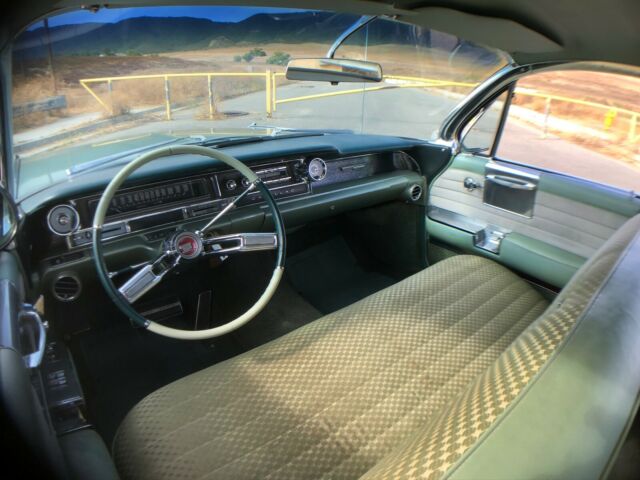 Cadillac DeVille 1961 image number 3