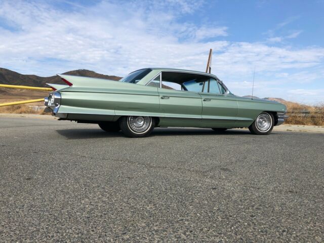Cadillac DeVille 1961 image number 5