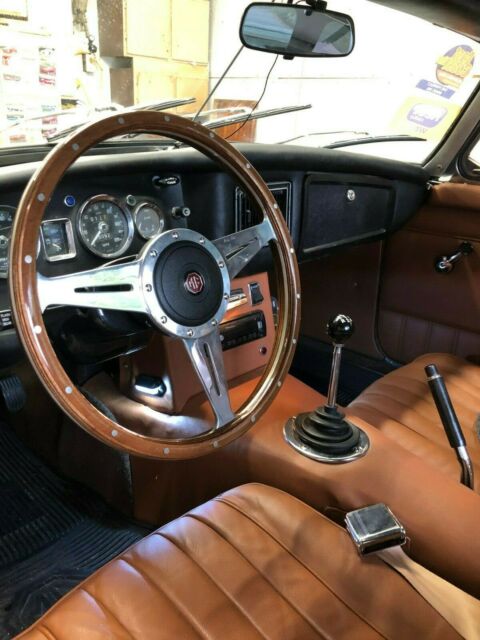 MG MGB 1974 image number 10