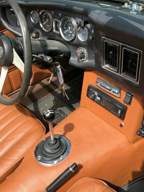 MG MGB 1974 image number 11