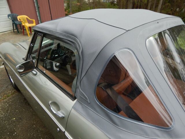 MG MGB 1974 image number 6