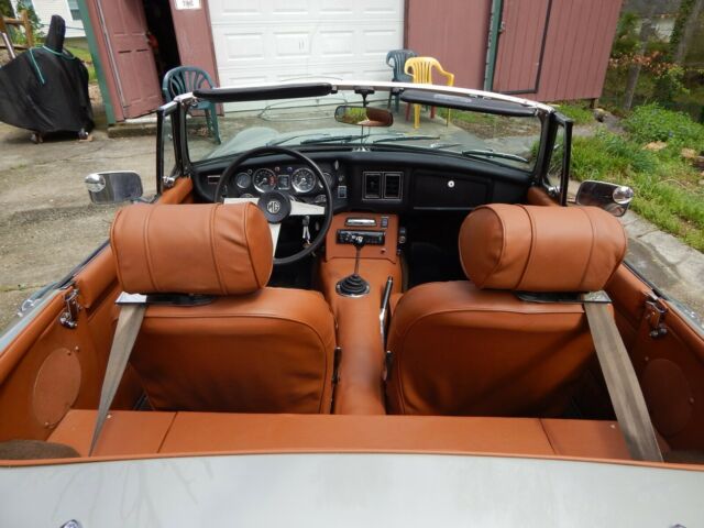 MG MGB 1974 image number 7