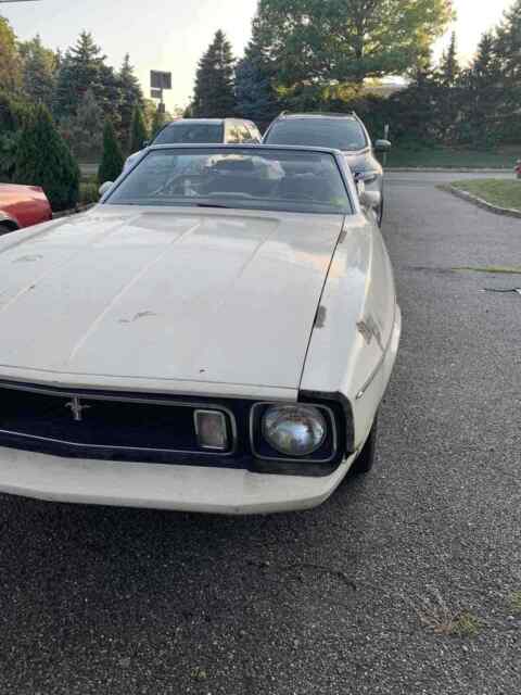 Ford Mustang 1973 image number 18
