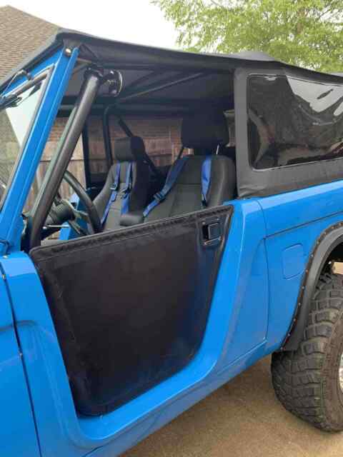 Ford Bronco 1977 image number 2