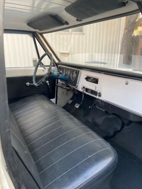 Chevrolet C-10 1968 image number 29