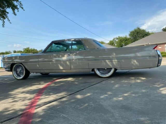 Cadillac DeVille 1964 image number 2