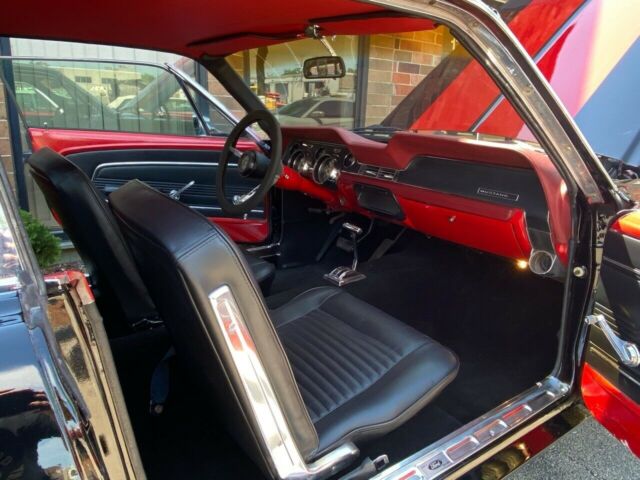 Ford Mustang 1967 image number 10