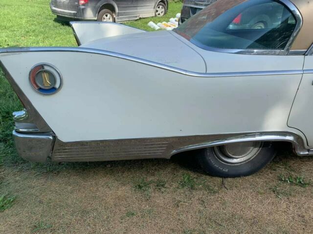 Plymouth Fury 1960 image number 3